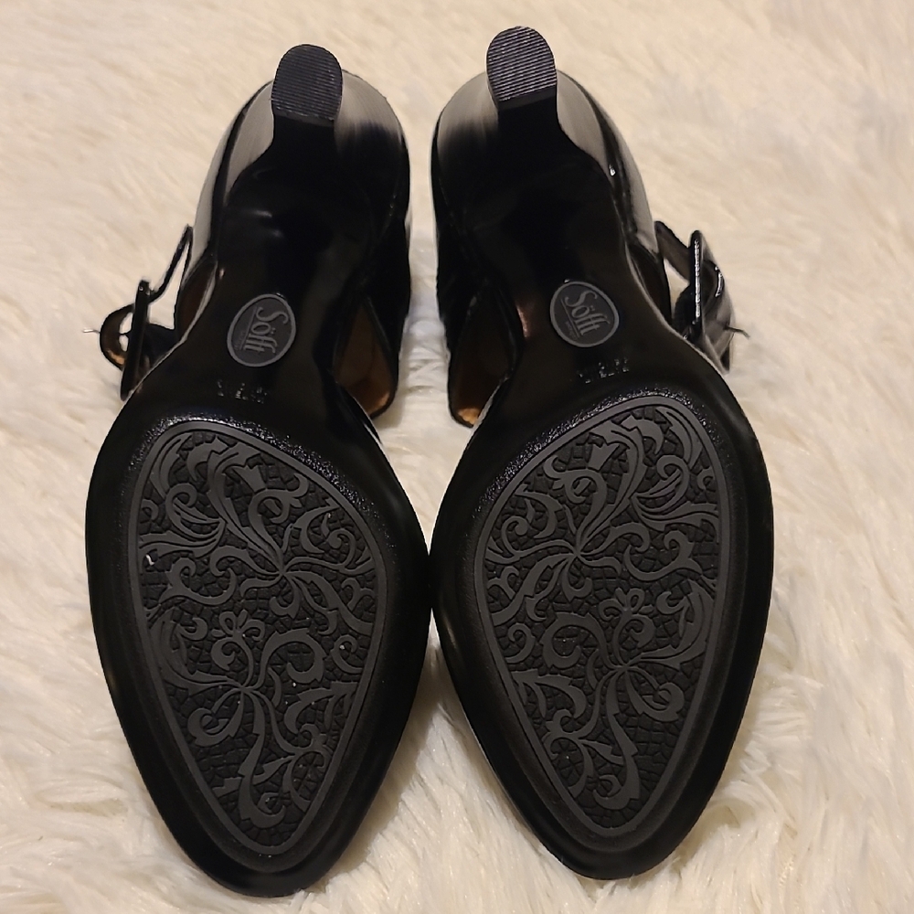 SOFFT Black Patent Heels with Strap - Picture 6 of 10